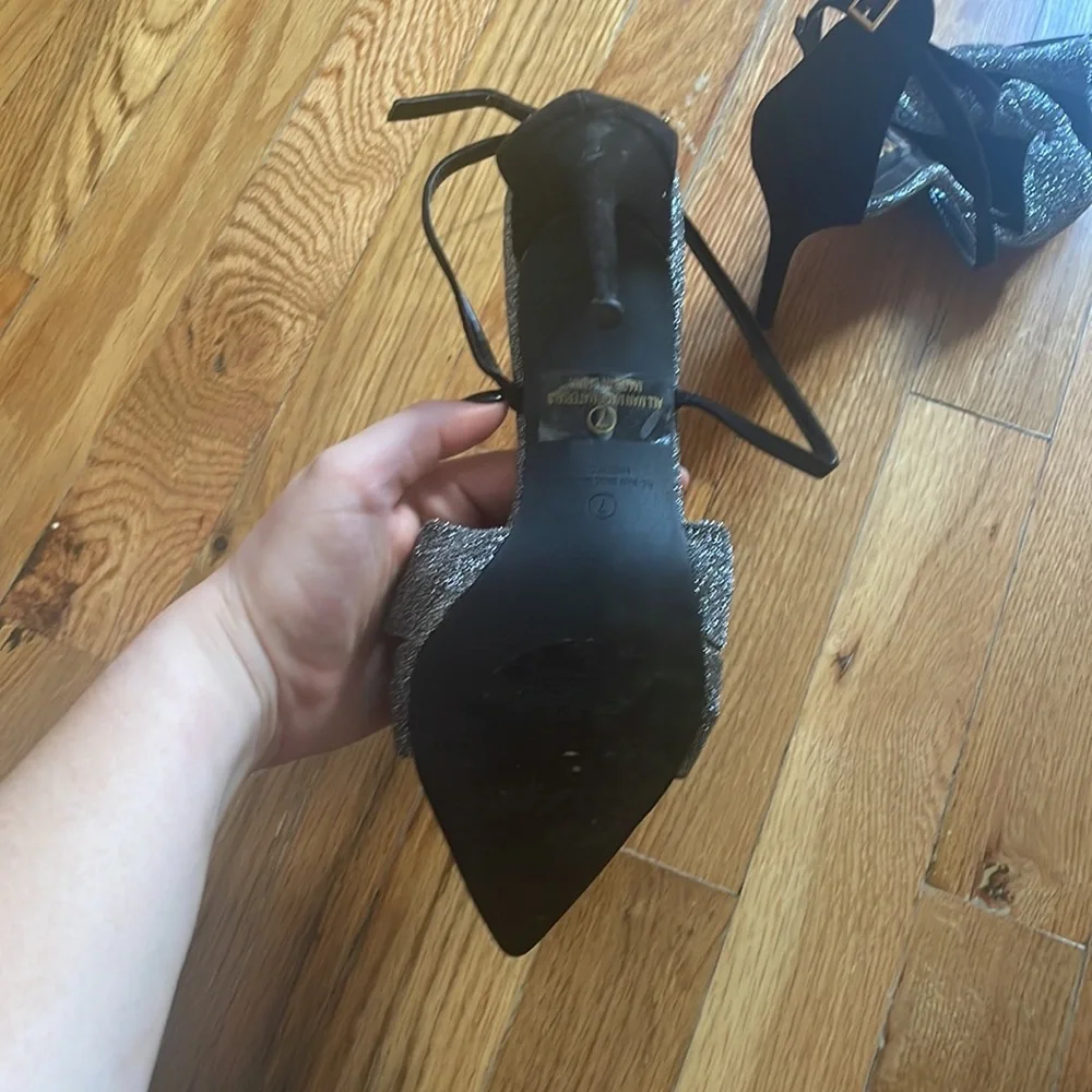 Pointed Heels - Picture 5 of 5